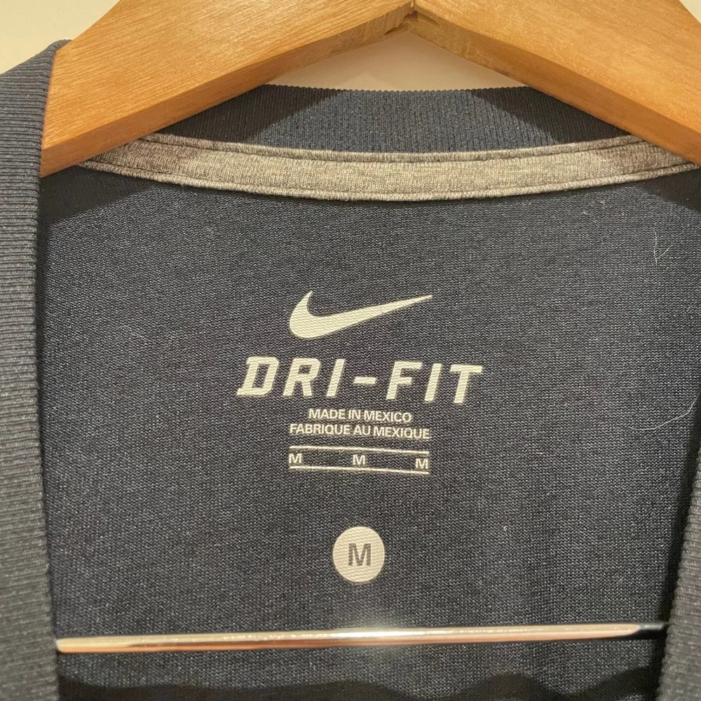 Nike Mens Dri-FIT‎ Short Sleeve Training T-Shirt Navy Blue Men's Size Small